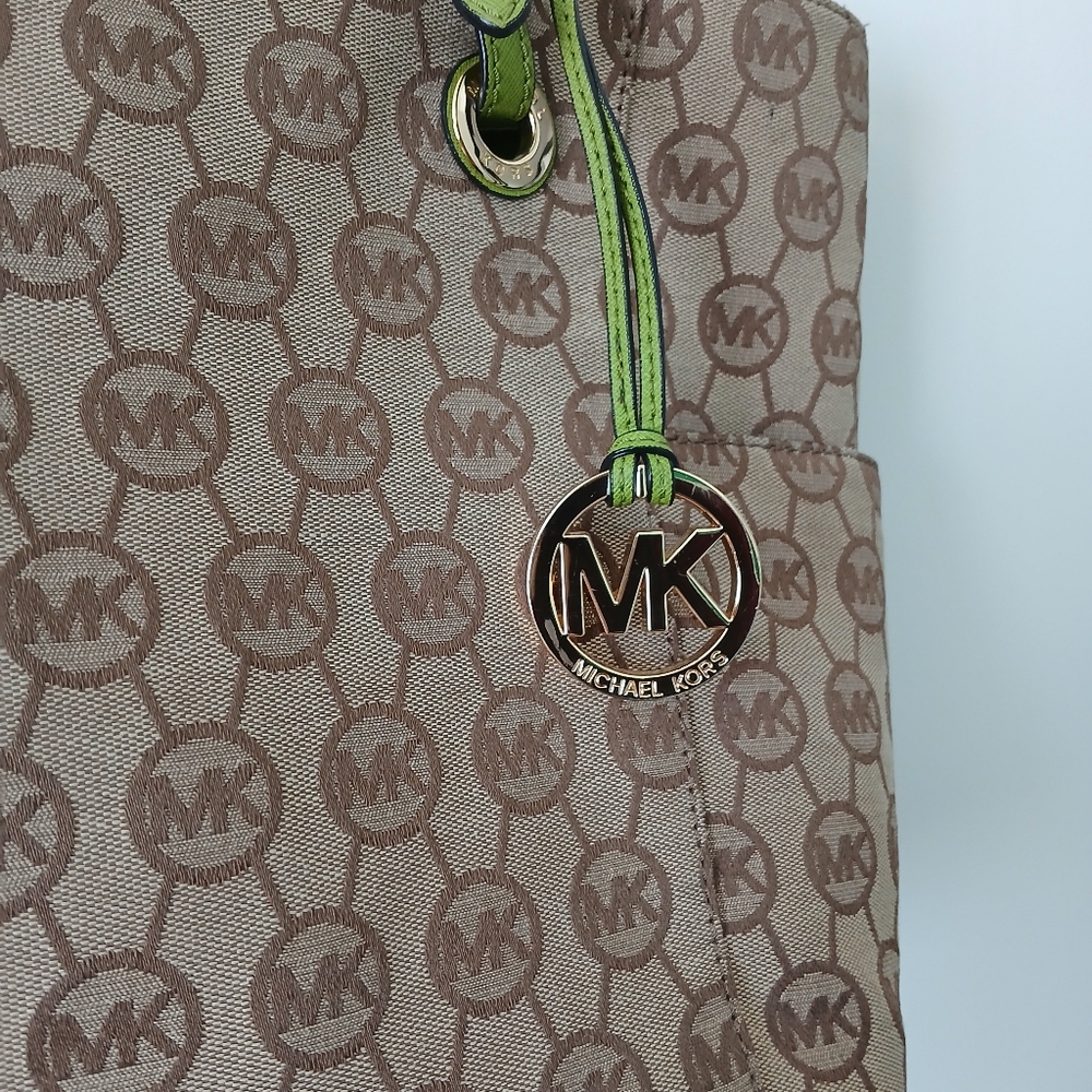 Michael Kors Shoulder Tote Bag With Green Handles & Interior - Picture 2 of 9
